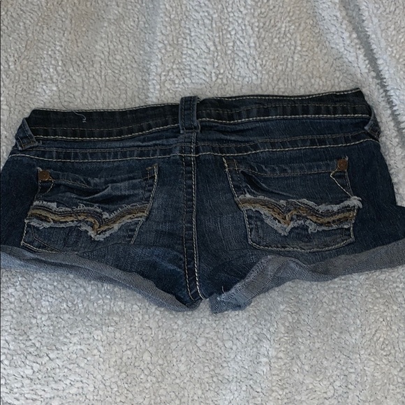 Truce shorts - Picture 4 of 4